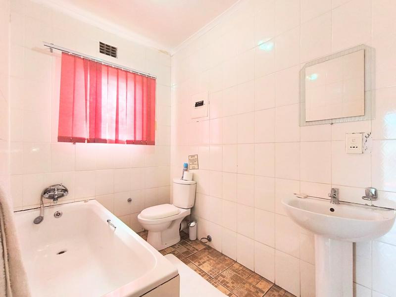 To Let Commercial Property for Rent in Southernwood Eastern Cape